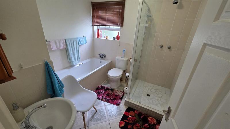 3 Bedroom Property for Sale in Fraaiuitsig Western Cape